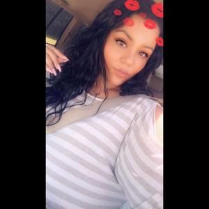 Meet your Posher, Selena